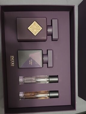 Atomic Rose Initio Parfums Prives